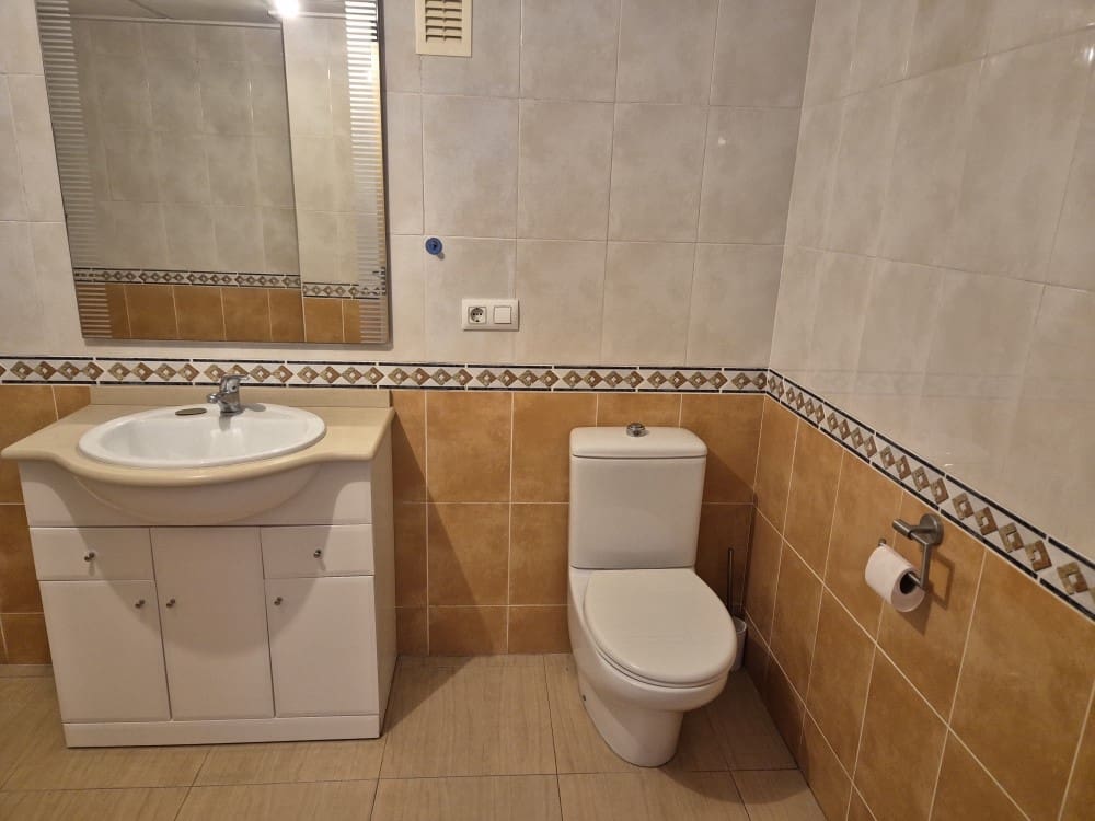 2 soverom Leilighet til leie i Denia - € 800 (Ref: 9750972)