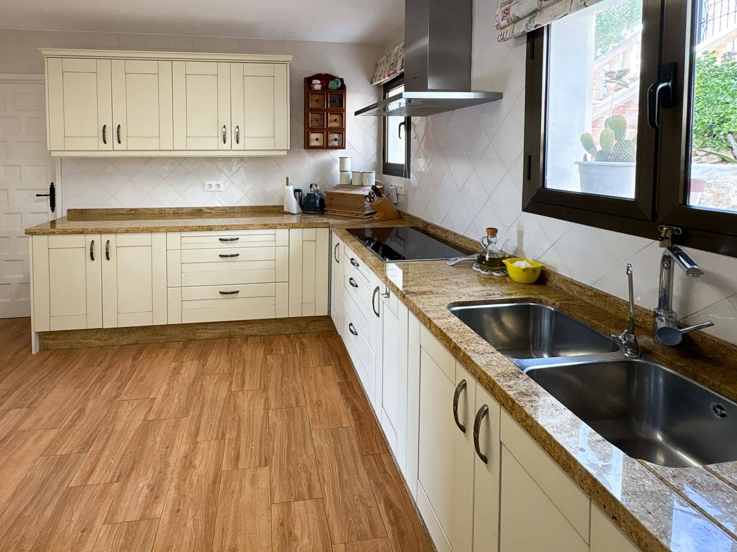 3 makuuhuone Huvila myytävänä paikassa Javea / Xabia mukana 
autotalli - 690 000 € (Ref: 9757551)