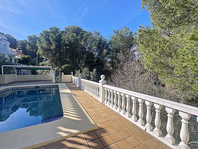 Chalet de 4 habitaciones en El Montgó, Dénia en venta con piscina garaje - 590.000 € (Ref: 9757555)