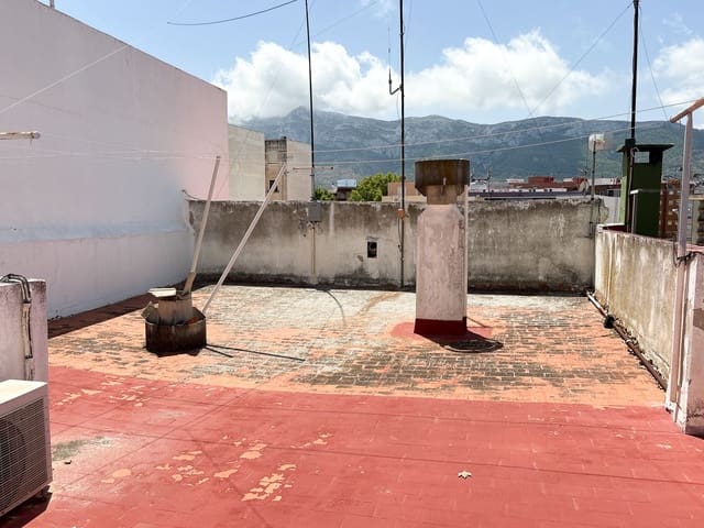 Casa de 7 habitaciones en Centro Urbano, Dénia en venta con garaje - 716.000 € (Ref: 9757560)