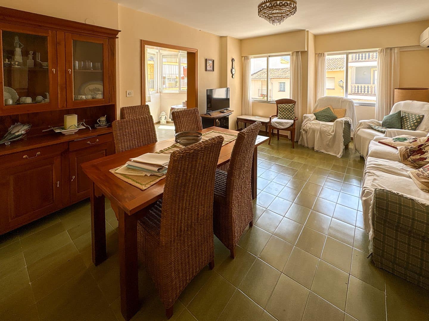 Casa de 7 habitaciones en Dénia en venta con garaje - 716.000 € (Ref: 9757560)