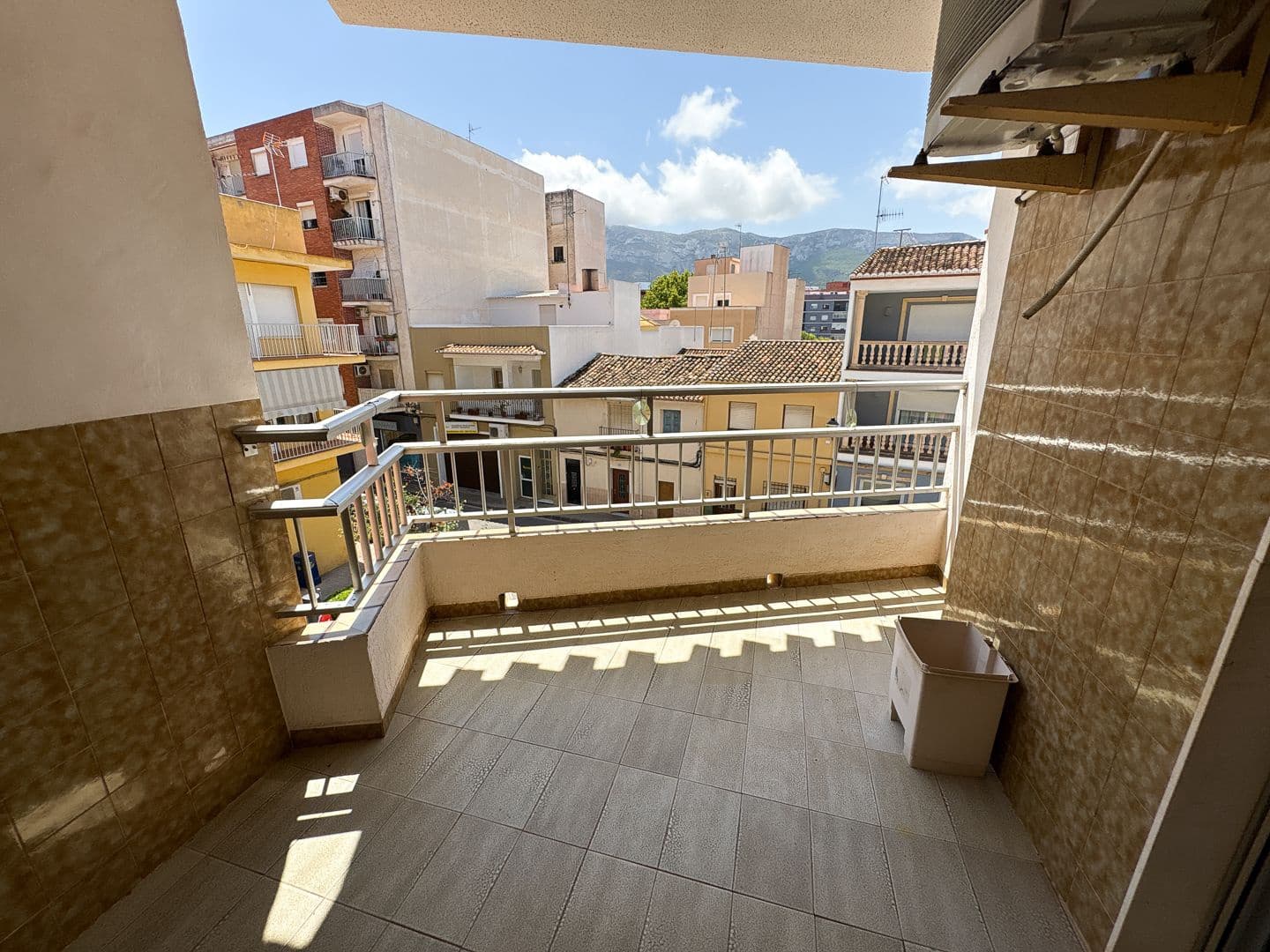 Casa de 7 habitaciones en Dénia en venta con garaje - 716.000 € (Ref: 9757560)