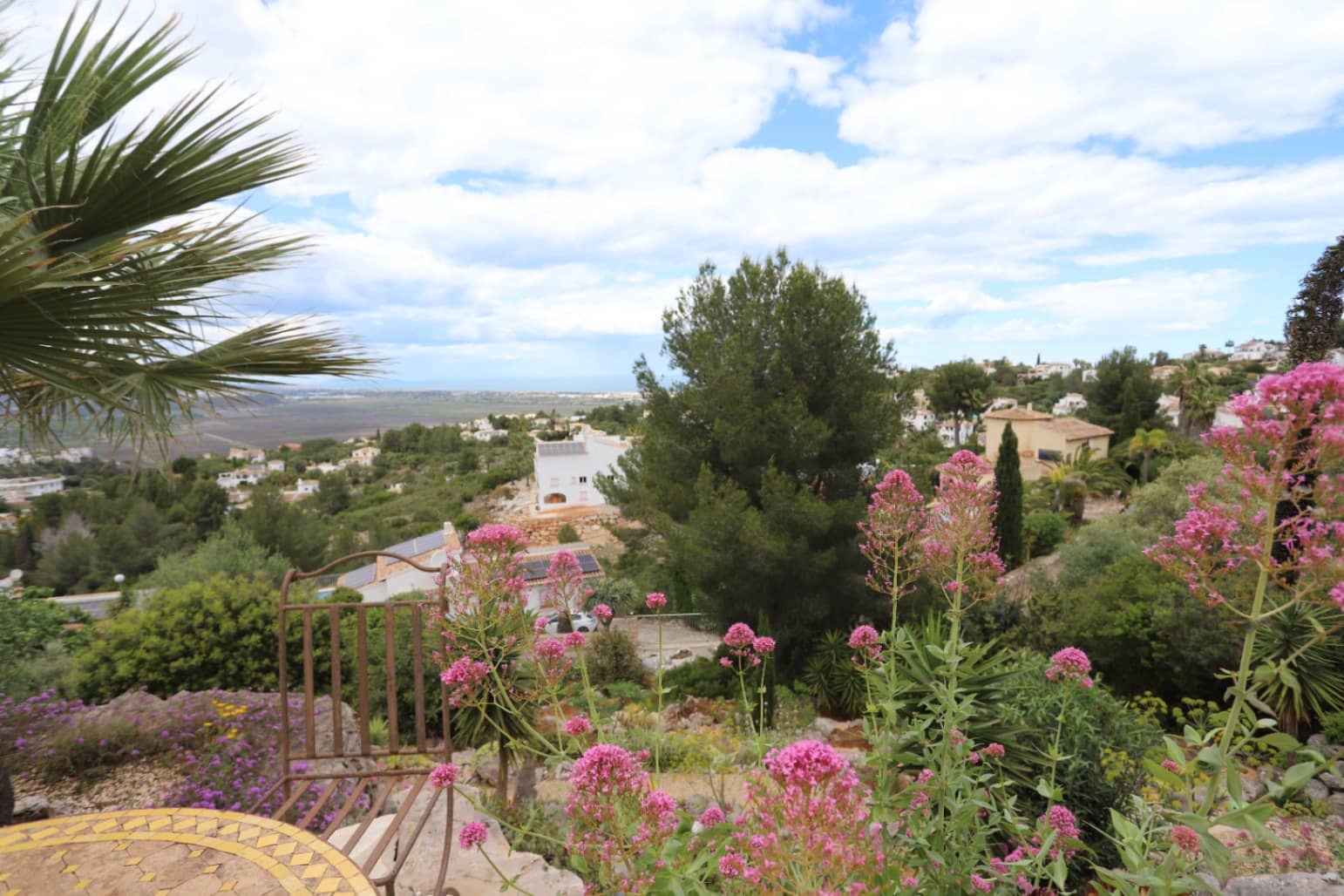3 bedroom Villa for sale in Rafol de Almunia with pool garage - € 495,000 (Ref: 9924903)