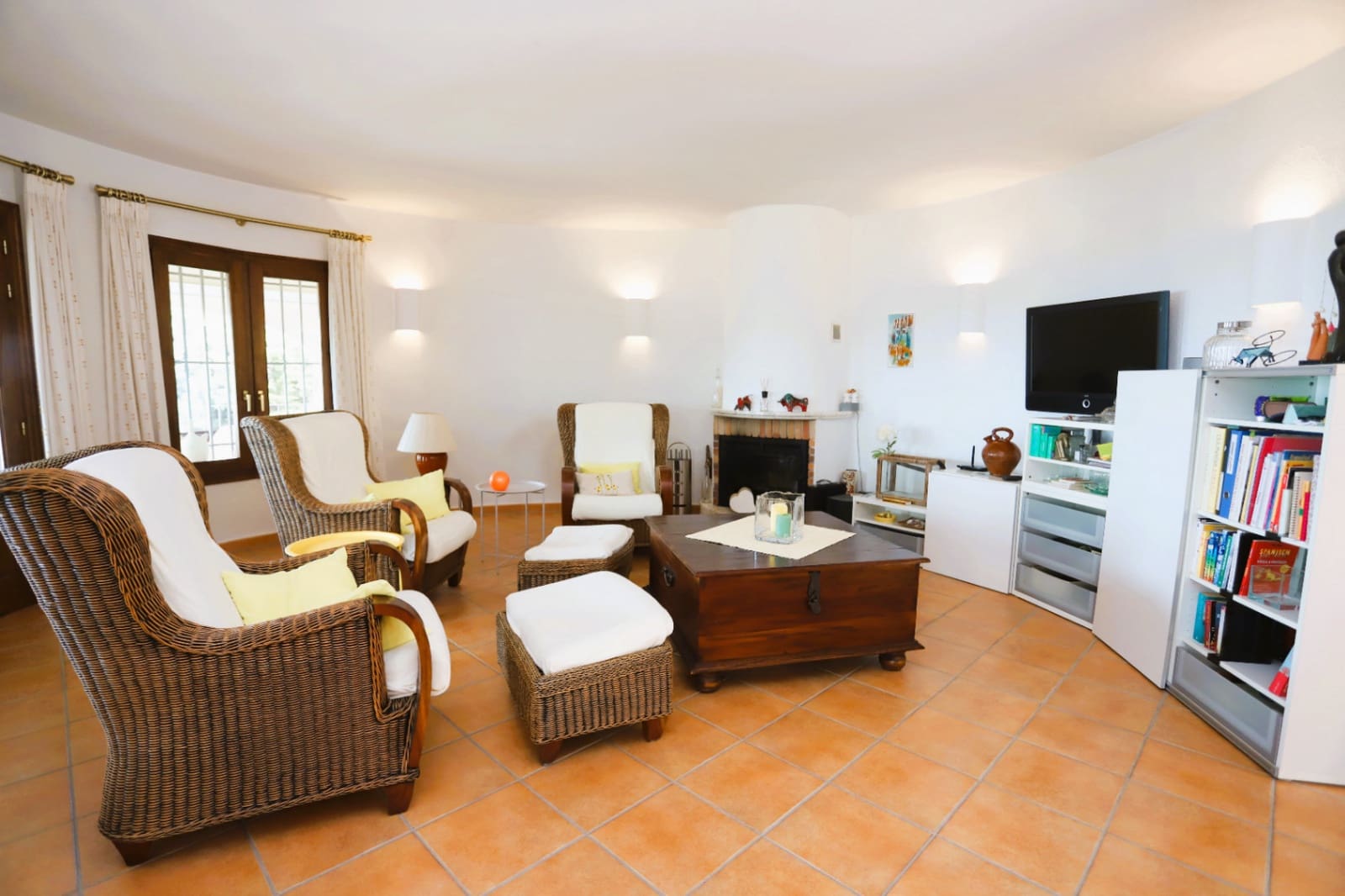 3 bedroom Villa for sale in Rafol de Almunia with pool garage - € 495,000 (Ref: 9924903)