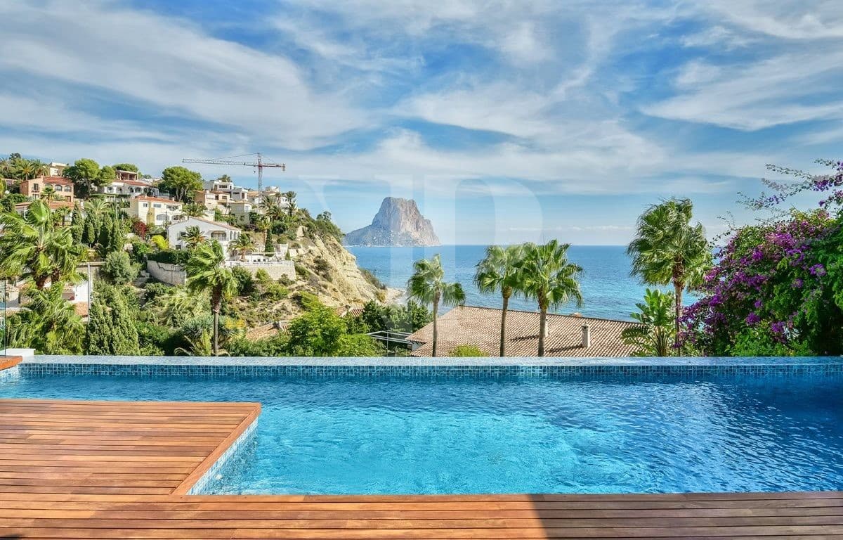 3 soveværelse Villa til salg i Calpe / Calp med swimmingpool - € 3.200.000 (Ref: 5860028)