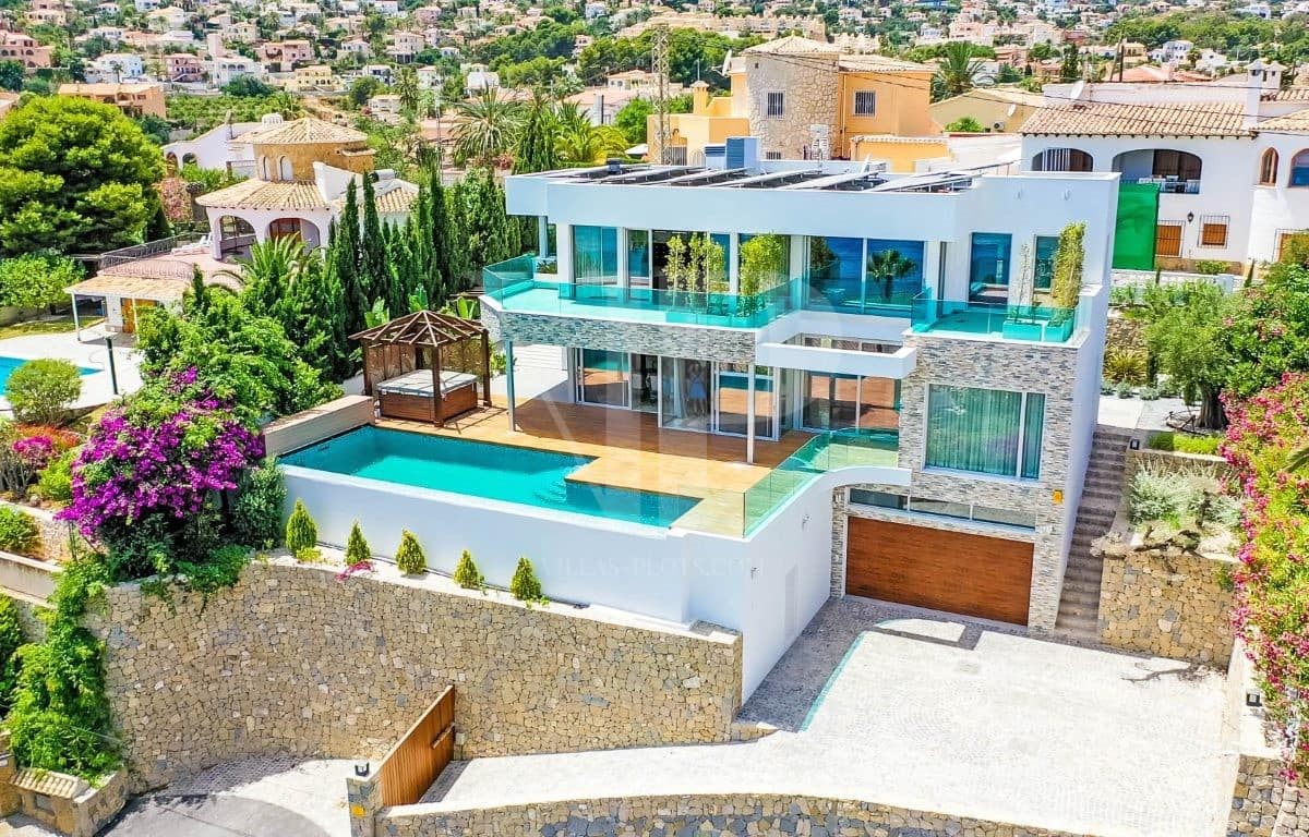 3 soveværelse Villa til salg i Calpe / Calp med swimmingpool - € 3.200.000 (Ref: 5860028)