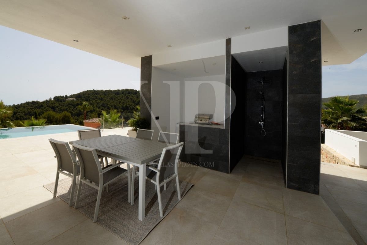 3 bedroom Villa for sale in Javea / Xabia with pool - € 1,620,000 (Ref: 5860189)