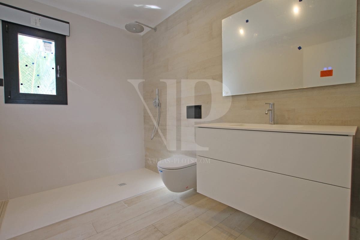 4 bedroom Villa for sale in Javea / Xabia - € 1,075,000 (Ref: 8918350)