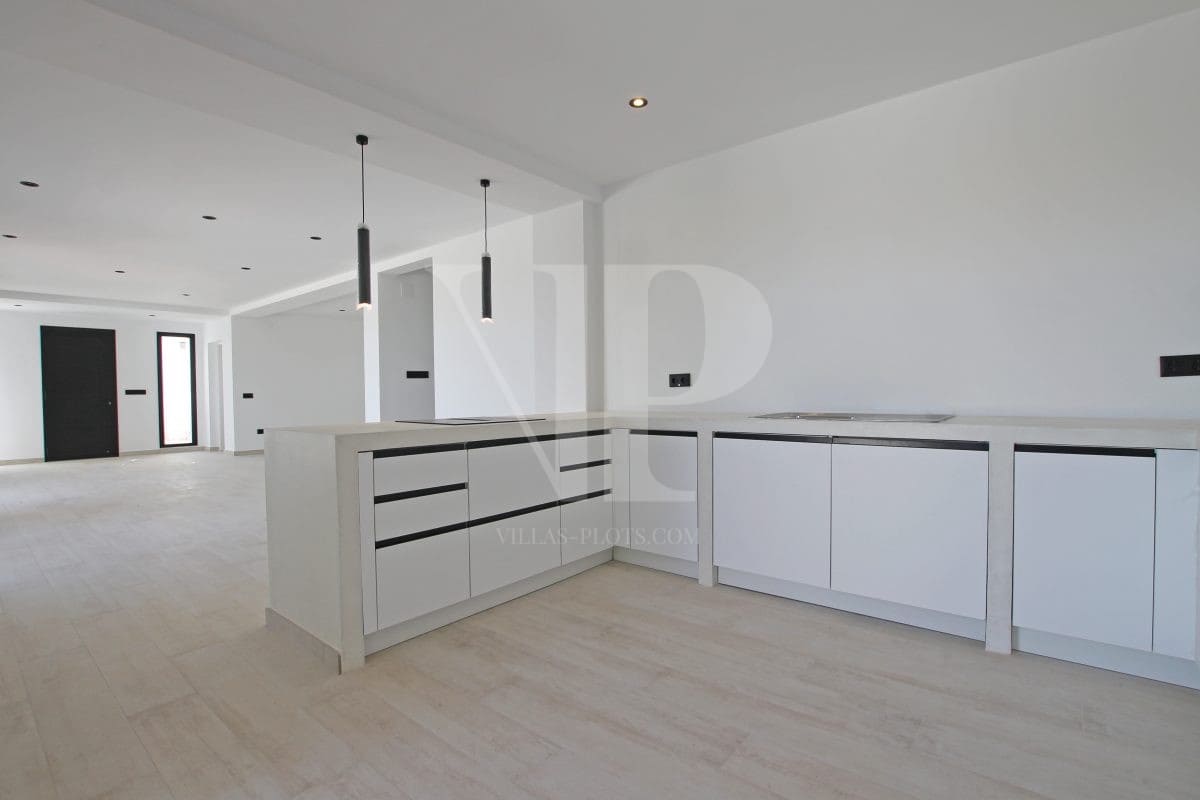 4 bedroom Villa for sale in Javea / Xabia - € 1,075,000 (Ref: 8918350)