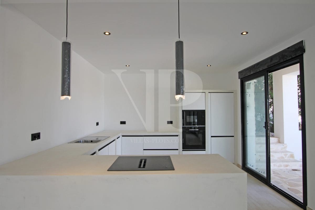 4 bedroom Villa for sale in Javea / Xabia - € 1,075,000 (Ref: 8918350)