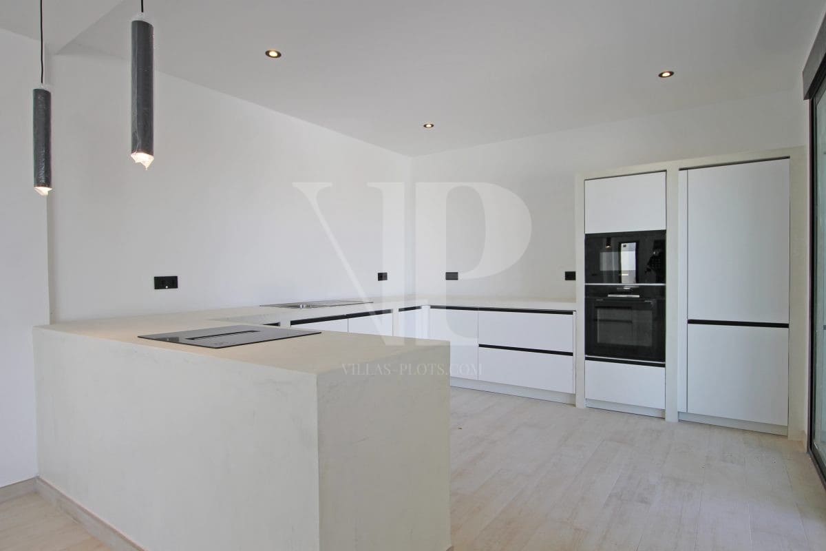 4 bedroom Villa for sale in Javea / Xabia - € 1,075,000 (Ref: 8918350)