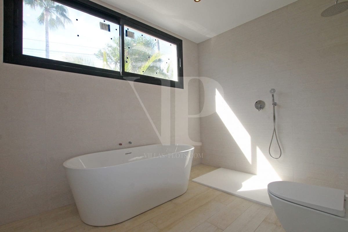 4 bedroom Villa for sale in Javea / Xabia - € 1,075,000 (Ref: 8918350)