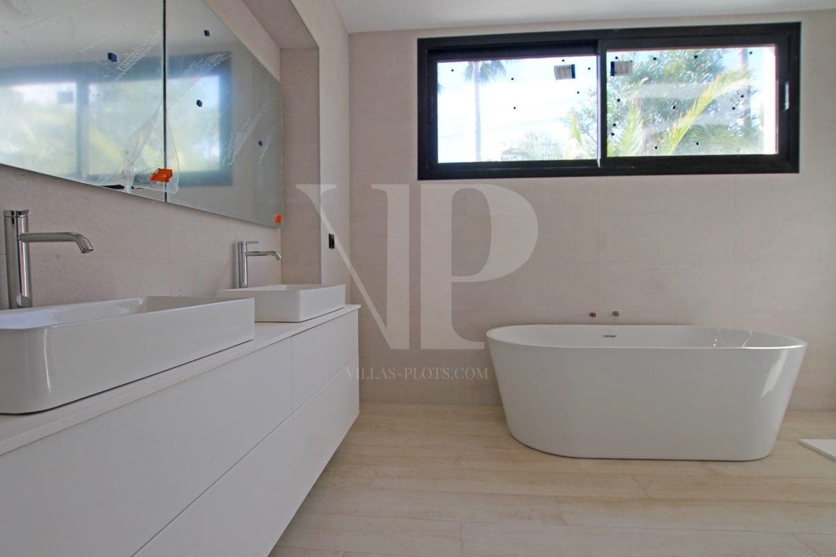 4 bedroom Villa for sale in Javea / Xabia - € 1,075,000 (Ref: 8918350)
