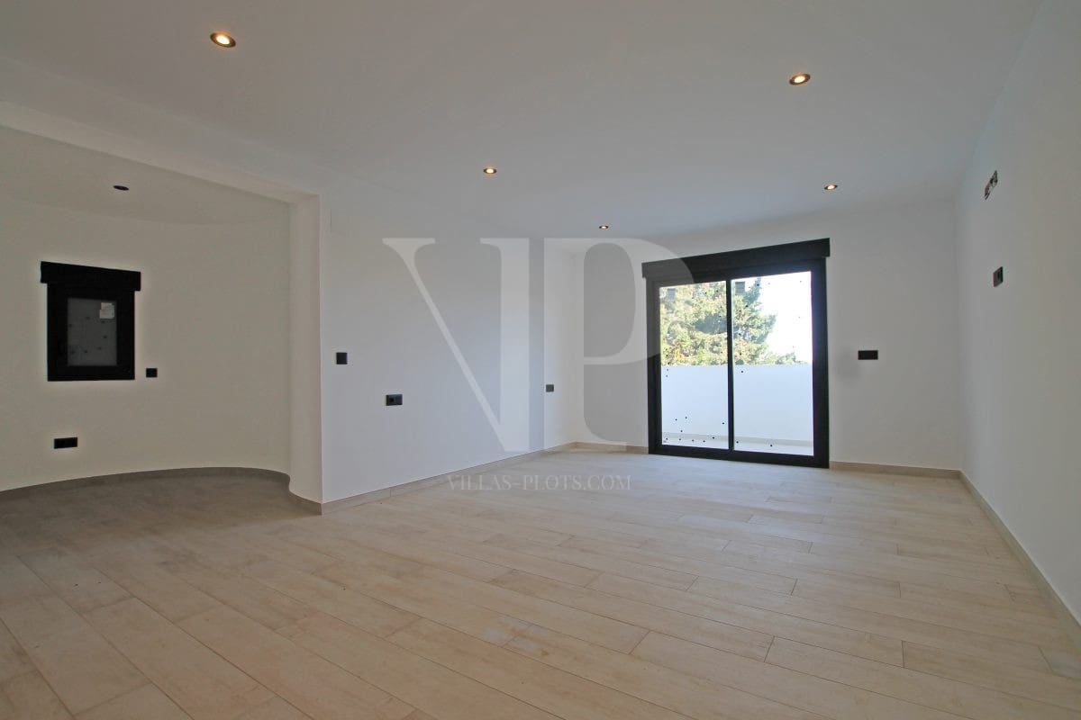 4 bedroom Villa for sale in Javea / Xabia - € 1,075,000 (Ref: 8918350)