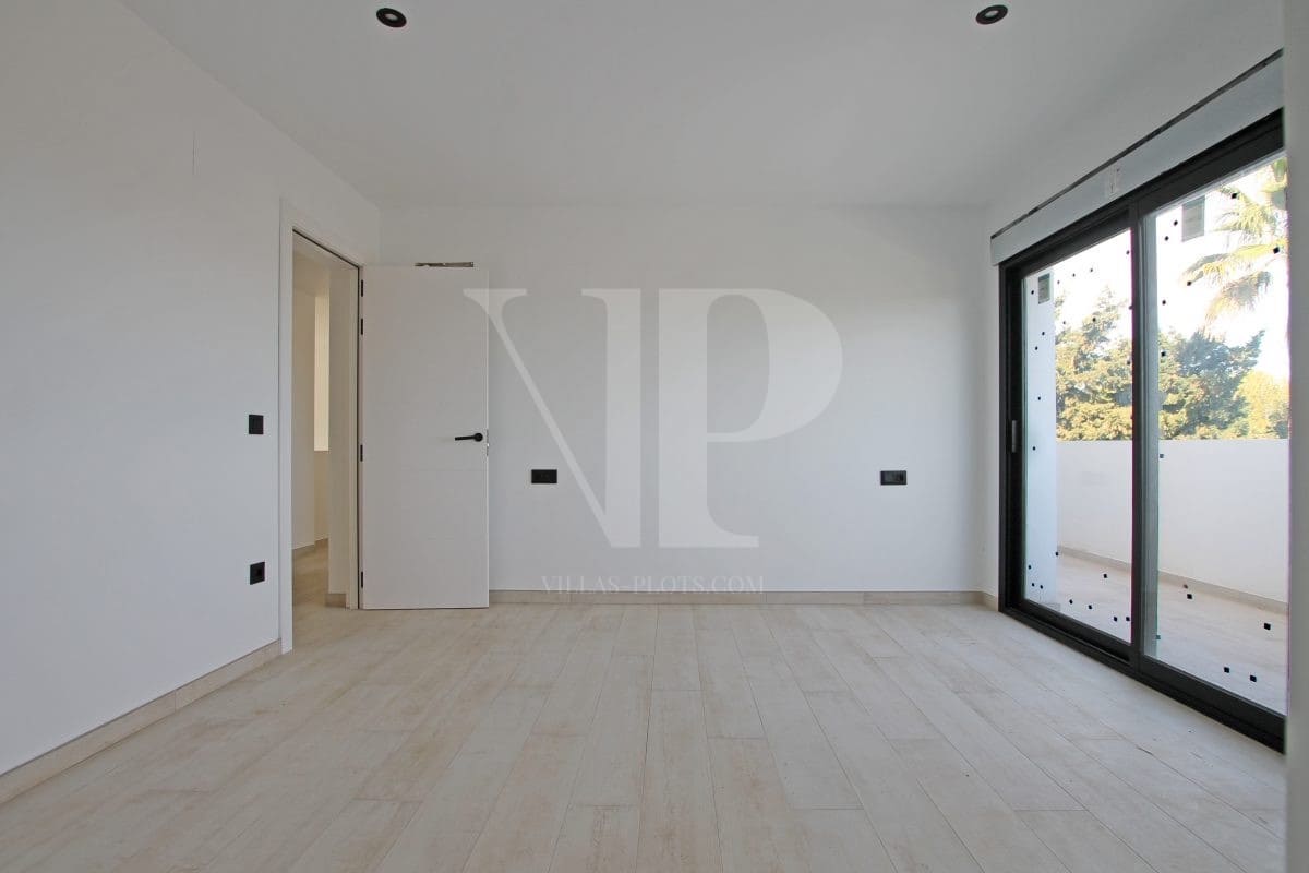 4 bedroom Villa for sale in Javea / Xabia - € 1,075,000 (Ref: 8918350)