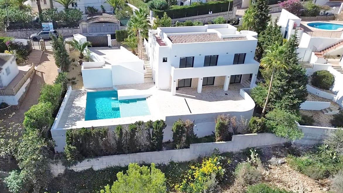 4 bedroom Villa for sale in Javea / Xabia - € 1,075,000 (Ref: 8918350)