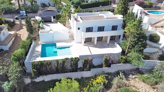 4 Zimmer Villa zu verkaufen in Javea / Xàbia - 1.075.000 € (Ref: 8918350)