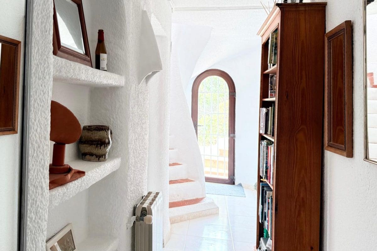 5 bedroom Villa for sale in Javea / Xabia - € 970,000 (Ref: 9117427)