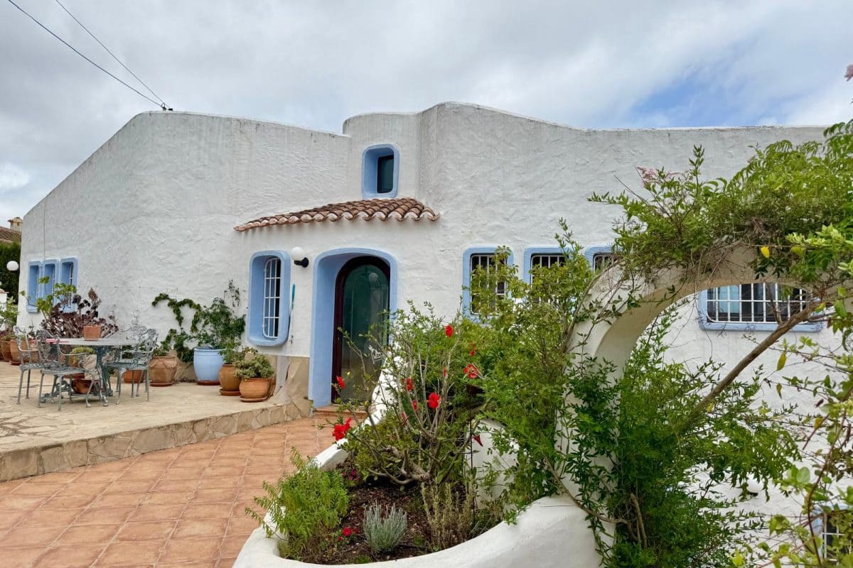 5 bedroom Villa for sale in Javea / Xabia - € 970,000 (Ref: 9117427)