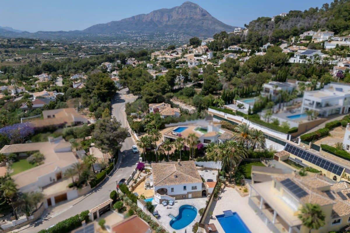 5 bedroom Villa for sale in Javea / Xabia - € 895,000 (Ref: 9117972)