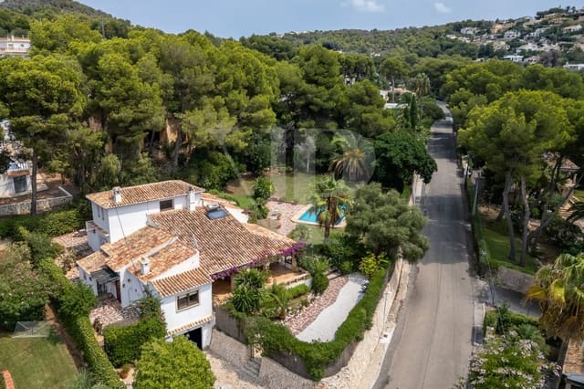 4 bedroom Villa for sale in Cap Martí - El Tossalet - Pinomar, Javea / Xàbia with pool - € 997,000 (Ref: 9219341)