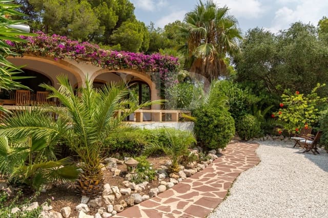 4 bedroom Villa for sale in Cap Martí - El Tossalet - Pinomar, Javea / Xàbia with pool - € 997,000 (Ref: 9219341)