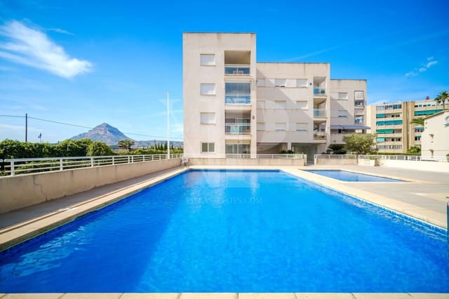 3 makuuhuone Omakotitalo myytävänä paikassa Javea / Xàbia mukana uima-altaan - 645 000 € (Ref: 9221548)