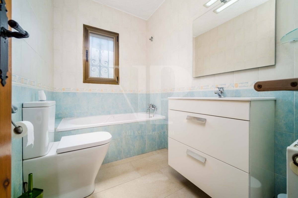 4 bedroom Villa for sale in Javea / Xabia with pool - € 595,000 (Ref: 9223535)