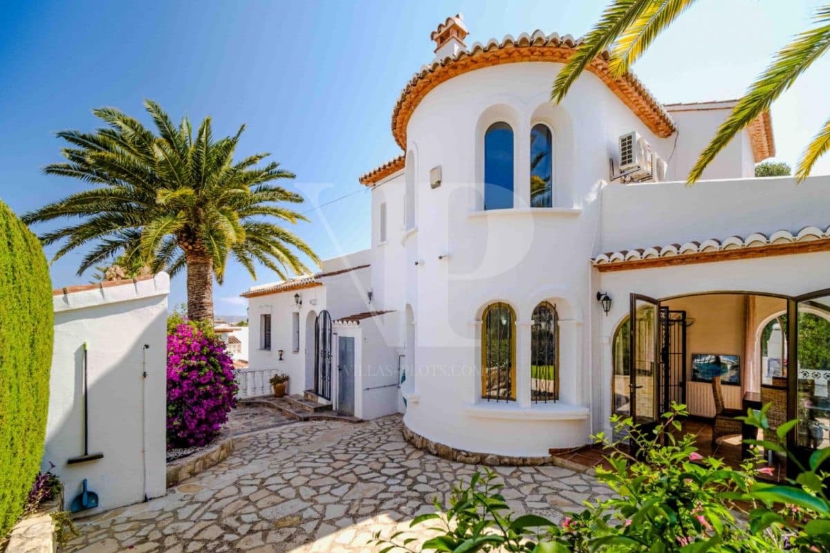 4 bedroom Villa for sale in Javea / Xabia with pool - € 595,000 (Ref: 9223535)