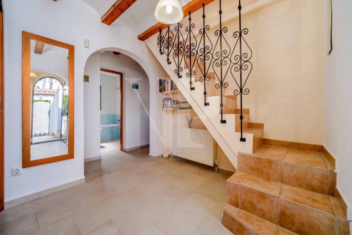 4 bedroom Villa for sale in Javea / Xabia with pool - € 595,000 (Ref: 9223535)