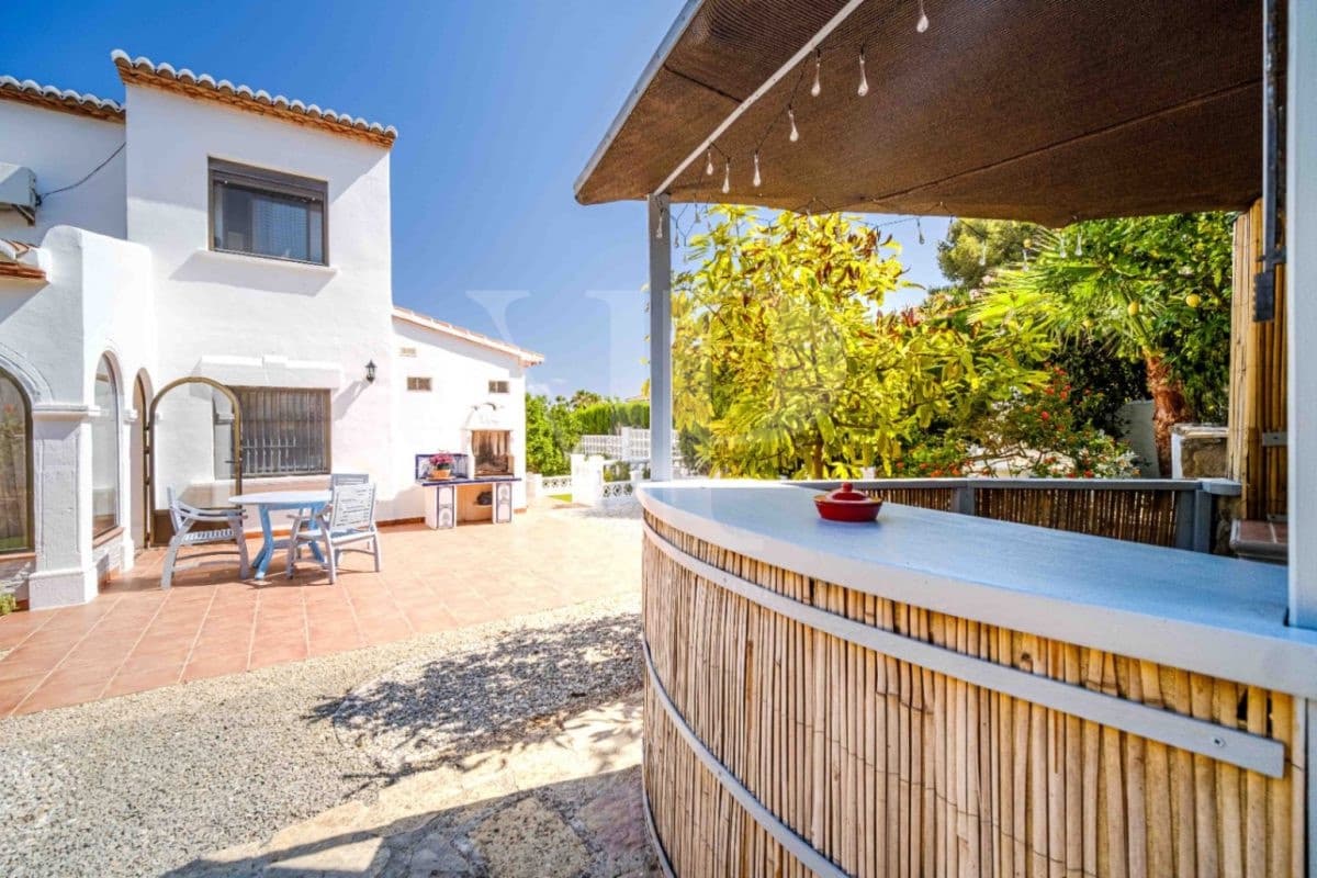 4 bedroom Villa for sale in Javea / Xabia with pool - € 595,000 (Ref: 9223535)