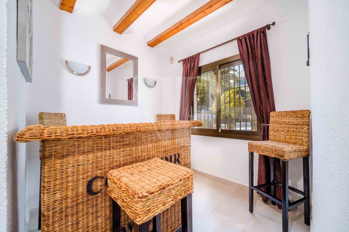 4 bedroom Villa for sale in Javea / Xabia with pool - € 595,000 (Ref: 9223535)