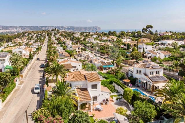 4 Zimmer Villa zu verkaufen in Javea / Xàbia mit Pool - 595.000 € (Ref: 9223535)