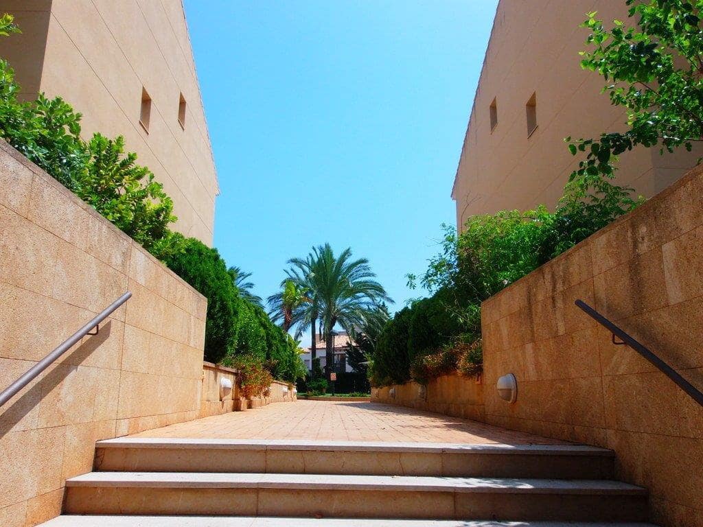 2 bedroom Beach Apartment for sale in Javea / Xabia - € 399,000 (Ref: 9223686)