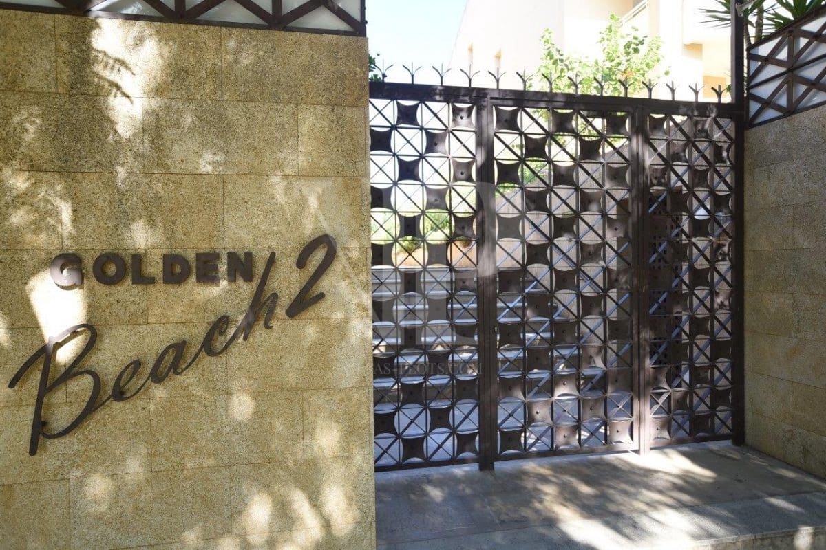 2 bedroom Beach Apartment for sale in Javea / Xabia - € 399,000 (Ref: 9223686)