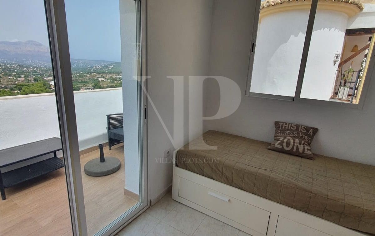 3 soveværelse Semi-Rækkehus til salg i Javea / Xabia med swimmingpool - € 349.000 (Ref: 9245631)