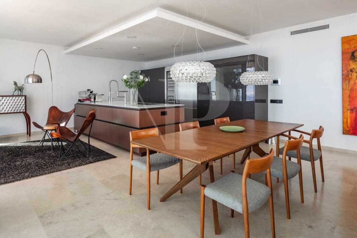 4 bedroom Villa for sale in Benitachell / Benitatxell with pool - € 2,795,000 (Ref: 9289296)