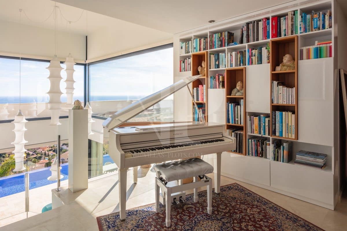 4 bedroom Villa for sale in Benitachell / Benitatxell with pool - € 2,795,000 (Ref: 9289296)