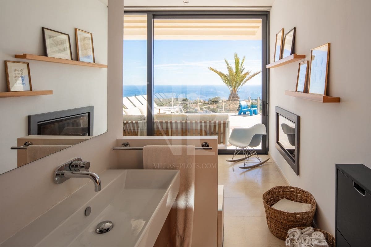 4 bedroom Villa for sale in Benitachell / Benitatxell with pool - € 2,795,000 (Ref: 9289296)