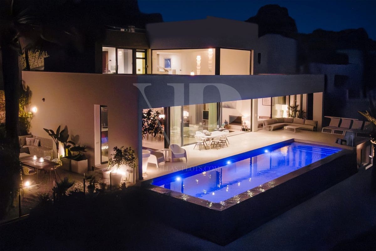 4 bedroom Villa for sale in Benitachell / Benitatxell with pool - € 2,795,000 (Ref: 9289296)