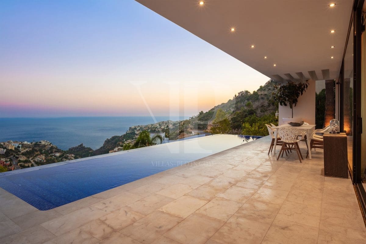 4 bedroom Villa for sale in Benitachell / Benitatxell with pool - € 2,795,000 (Ref: 9289296)