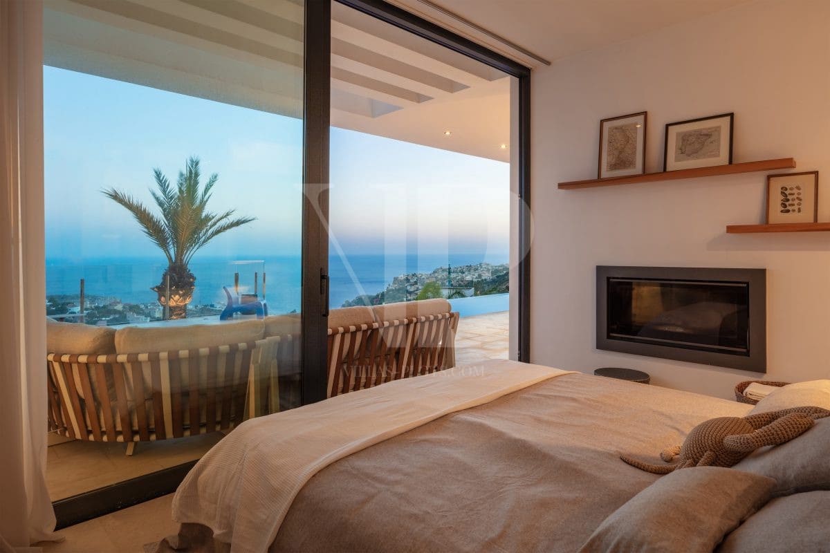 4 bedroom Villa for sale in Benitachell / Benitatxell with pool - € 2,795,000 (Ref: 9289296)