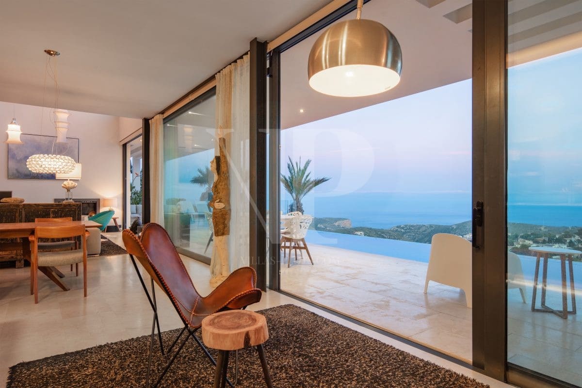 4 bedroom Villa for sale in Benitachell / Benitatxell with pool - € 2,795,000 (Ref: 9289296)