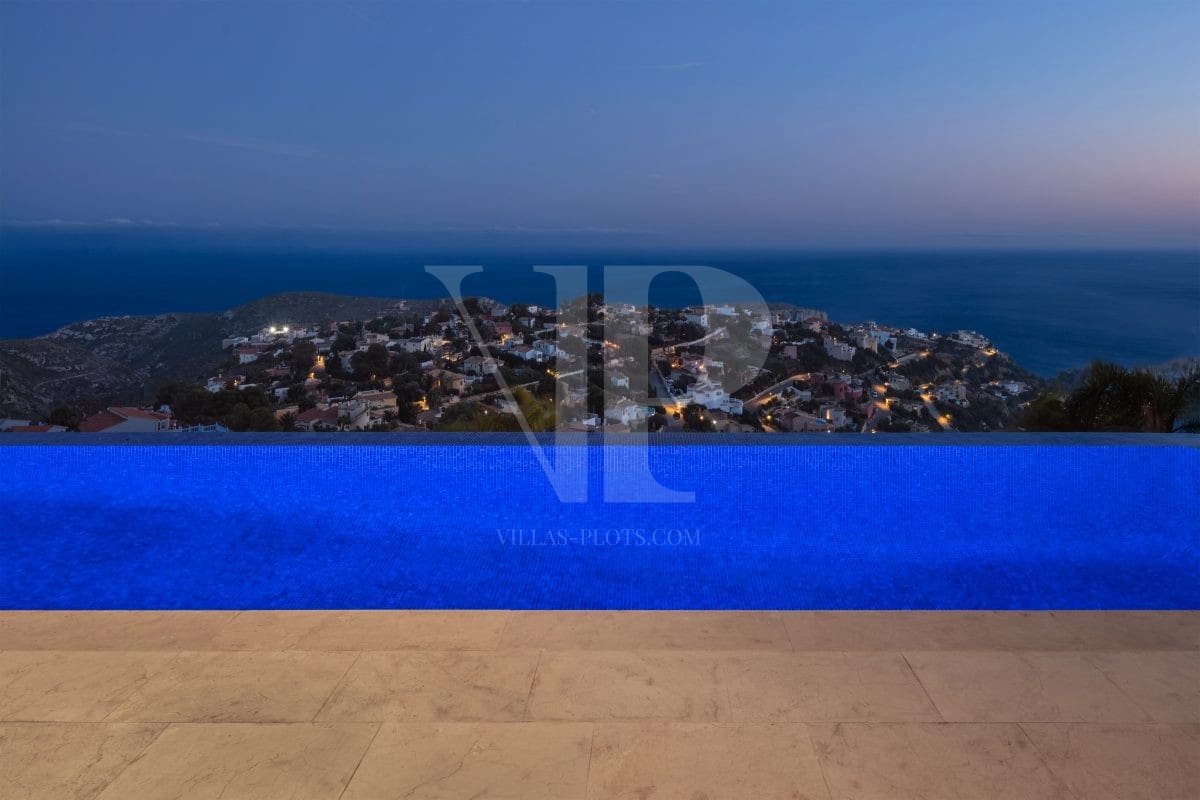 4 bedroom Villa for sale in Benitachell / Benitatxell with pool - € 2,795,000 (Ref: 9289296)