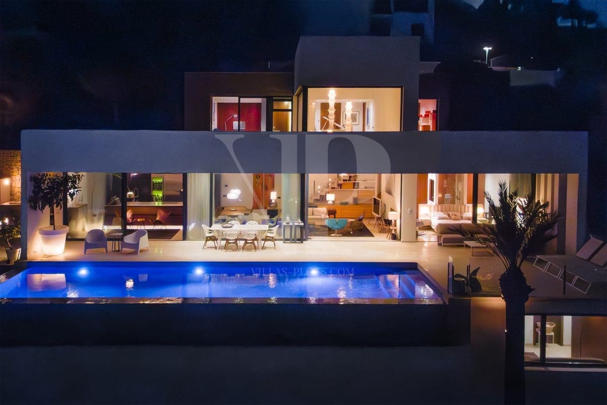 4 bedroom Villa for sale in Benitachell / Benitatxell with pool - € 2,795,000 (Ref: 9289296)