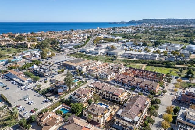 4 bedroom Townhouse for sale in Montañar - El Arenal, Javea / Xàbia with pool - € 575,000 (Ref: 9378000)