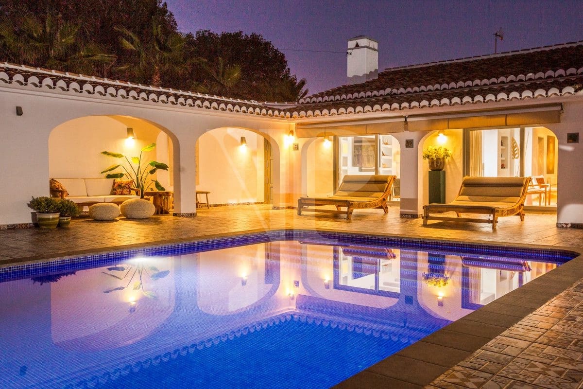 4 sypialnia Willa na sprzedaż w Javea / Xabia z basenem - 1 250 000 € (Ref: 9426312)