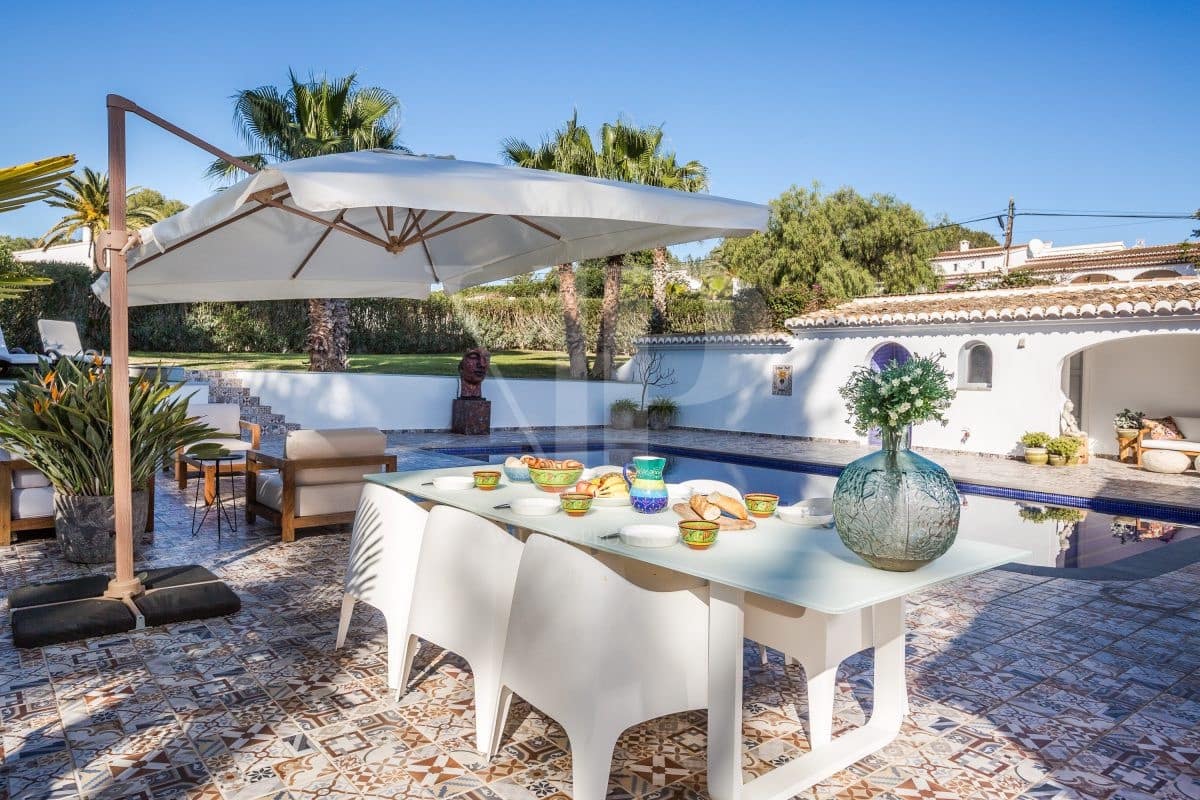 4 sypialnia Willa na sprzedaż w Javea / Xabia z basenem - 1 250 000 € (Ref: 9426312)