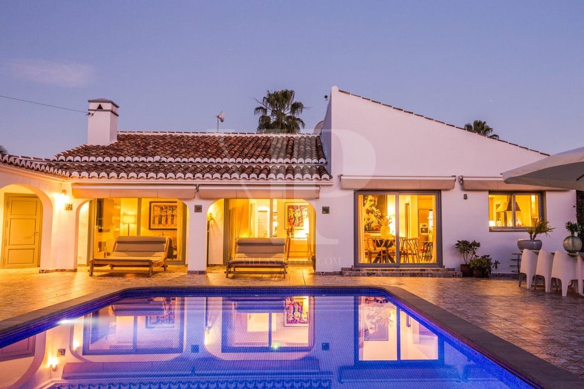 4 sypialnia Willa na sprzedaż w Javea / Xabia z basenem - 1 250 000 € (Ref: 9426312)