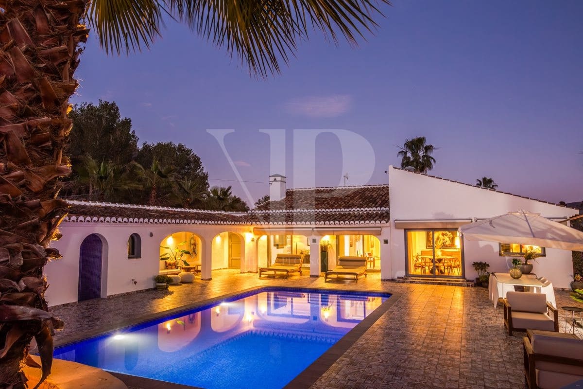 4 sypialnia Willa na sprzedaż w Javea / Xabia z basenem - 1 250 000 € (Ref: 9426312)